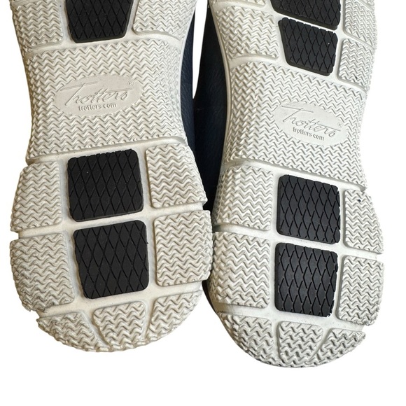 Trotters Universal Navy Leather Casual Slip-On Sneakers Womens Shoes 5 with box - Picture 11 of 14